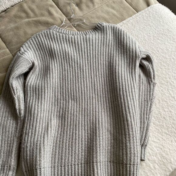 Forever 21 Gray Knit Sweater Size Medium - Picture 7 of 7